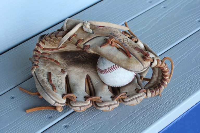 Fixing a Cracked Baseball Glove Love your Leather Mitt LastBase